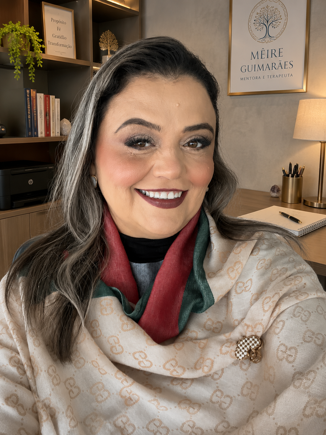 Retrato profissional da terapeuta integrativa Mêire Güimarães